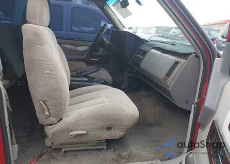 1994 GMC Sierra C1500 z USA, uszkodzony, nr VIN 2GTEC19Z5R1507448